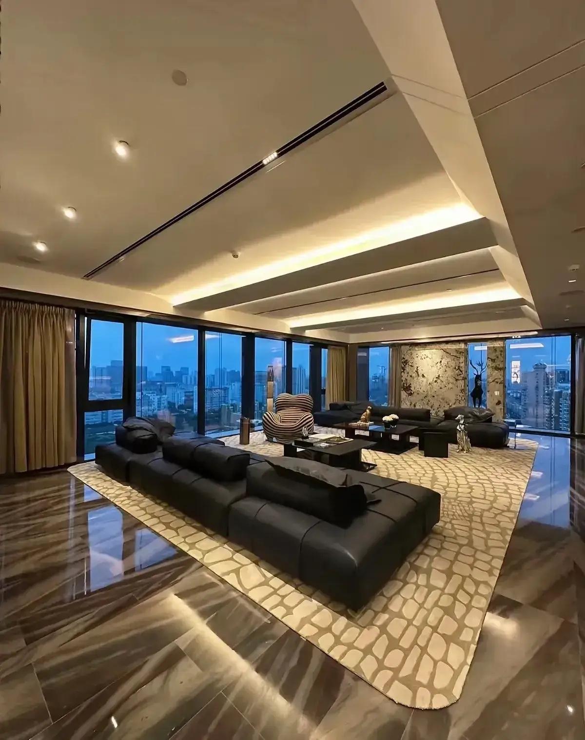 老公出轨我却装不知道：3万月生活费+300平房子，这账我算得清发现老公出轨时