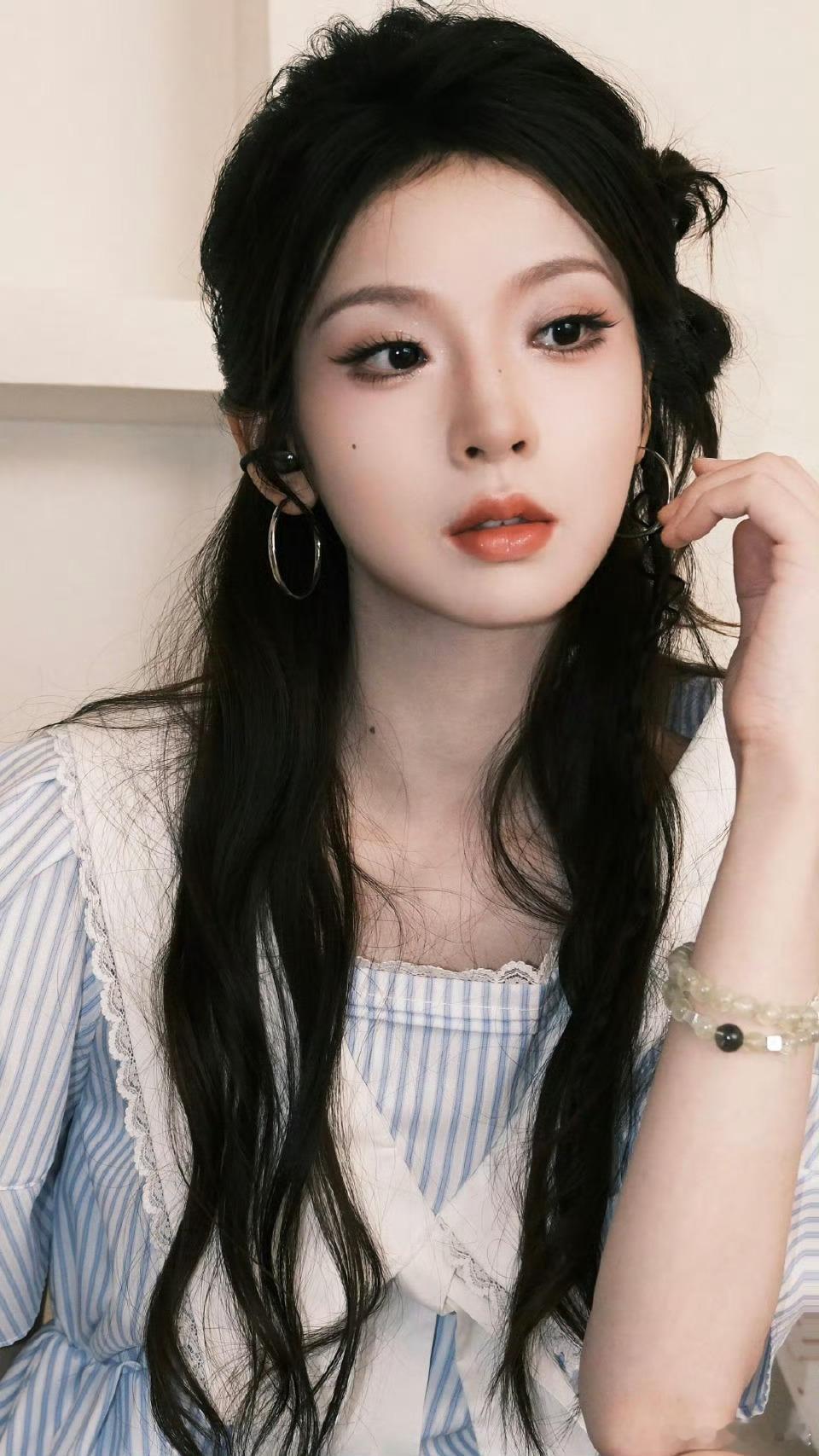 承认张淼怡很美就像呼吸一样简单找到适合自己的造型团队了！​​​