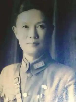 1941年的长沙城，102师师长柏辉章快急疯了，对面是4万多日军精锐，自