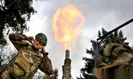 你用小无人机，贴着地皮飞，炸了人家的炼油厂。这招确实漂亮。结果呢？人家转头就