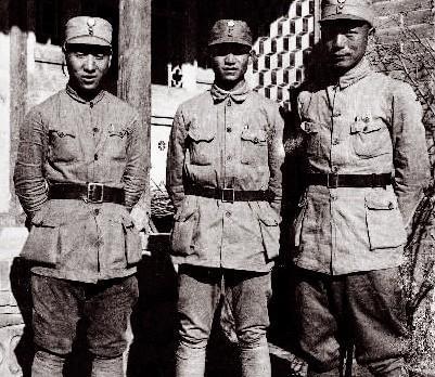 聂帅比林帅整整大了八岁，而且早期的军事地位，也要高出后者许多：1925年初从苏联