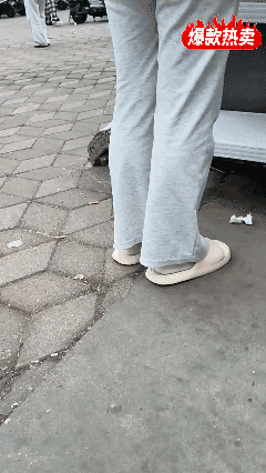 “外卖乌龙”？原来是蓄意的顺手牵羊12月19日，河南濮阳的一处外卖架旁，一名女