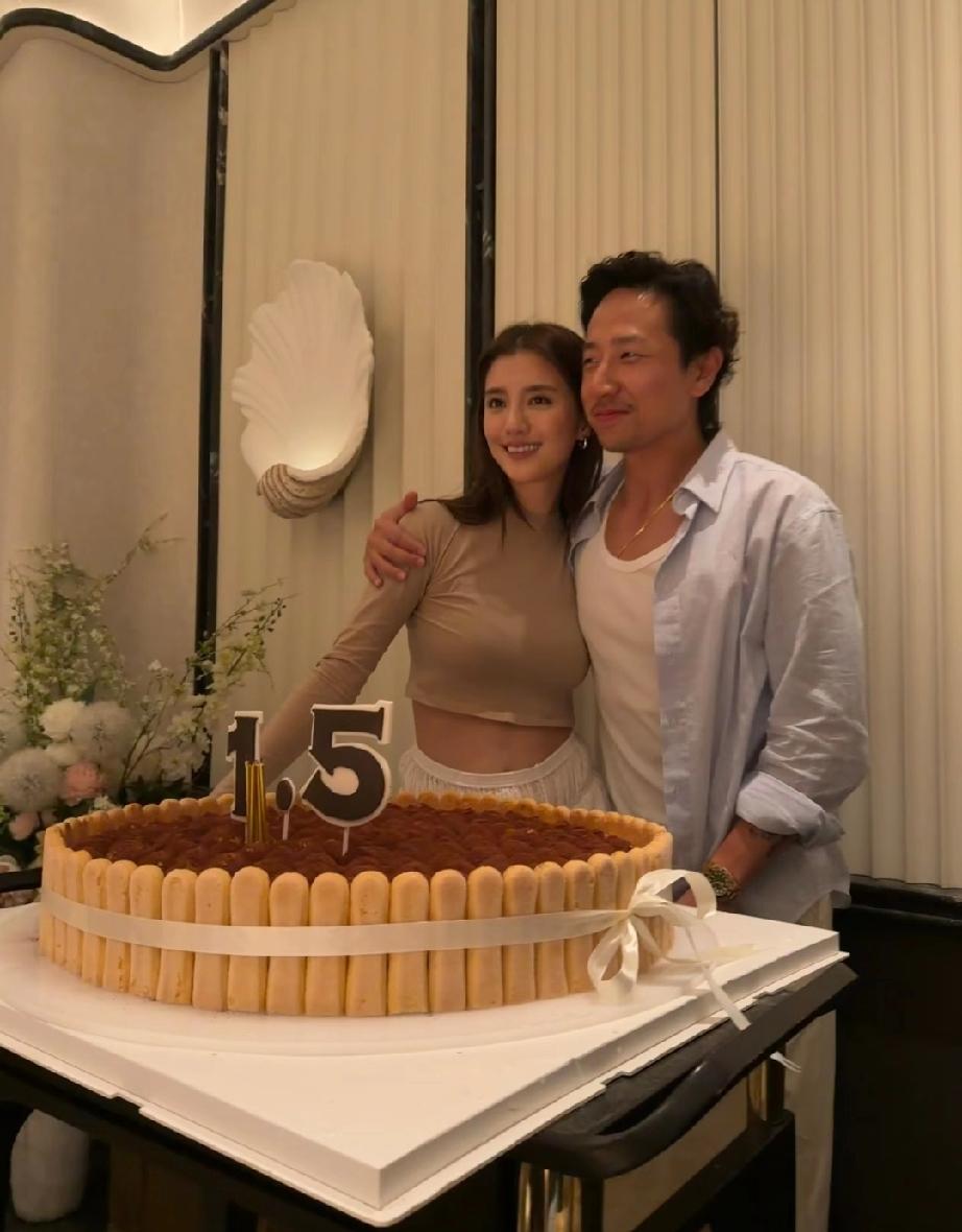 吴千语办庆功宴秀恩爱，审美高级的她做直播很受网友青睐，仅直播了两场，直播销售额就