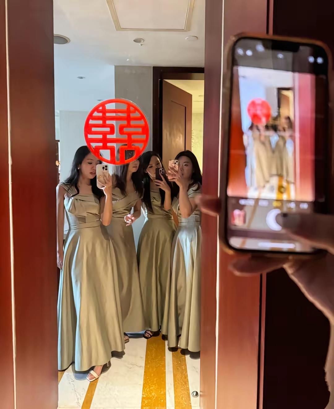 婚礼当天四个伴娘集体“跑路”，最尴尬的真不是新娘——而是新郎。好像新娘招待伴