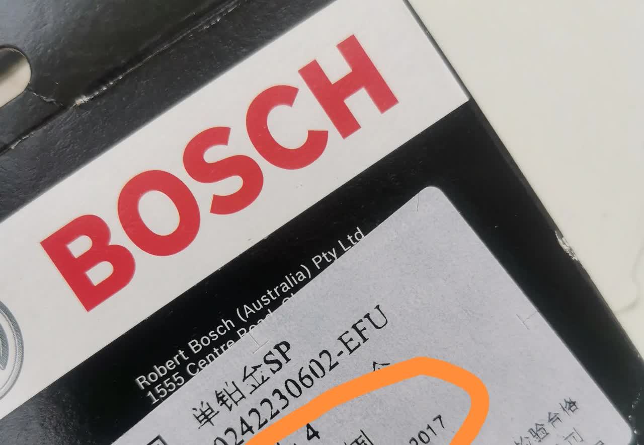 手艺人真牛网上买了火花塞，没有买安装，想着就近找一家修车店安上，连续问了三家