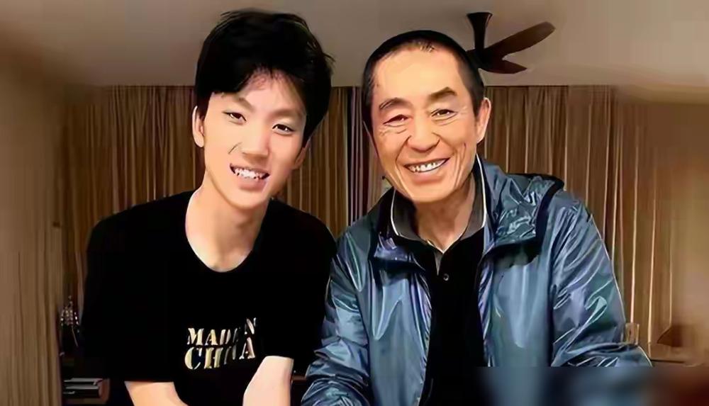 24岁，导演处女作，赵今麦范丞丞给他抬轿。张艺谋的儿子张壹男，要拍电影了。