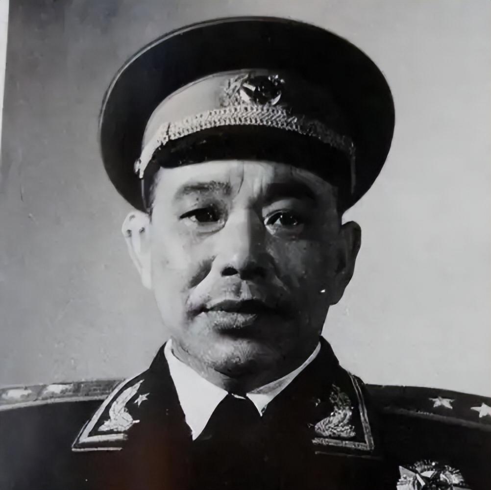 中将从军事学院毕业，想去当大军区司令：任命下来，他以为听错了1955年，开国