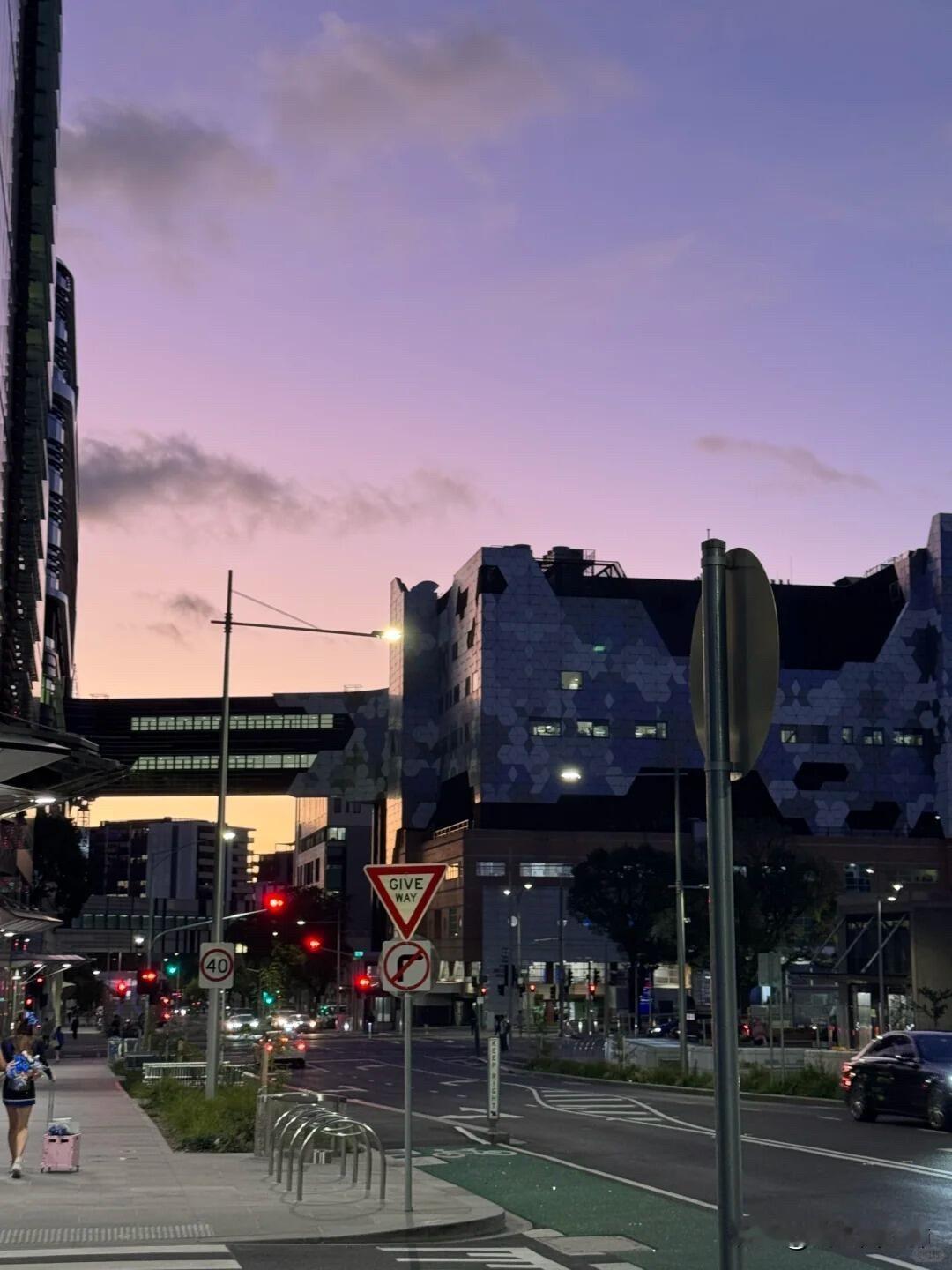 谢谢爸妈把我托举到了墨尔本大学收到墨大offer那天，亲戚在家庭群里发了个"恭