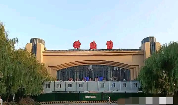 今年十一，济南地铁二号线客流要创记录了，因为火车站北站房可能在十一之前启用。