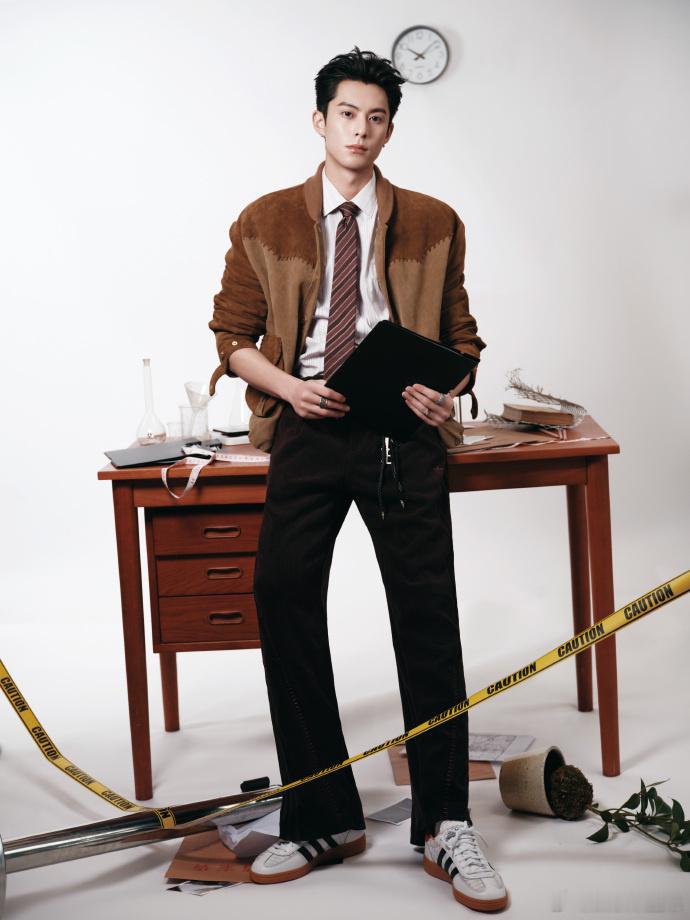 王鹤棣回应不再依赖哥哥算长大吗细腻共情角色与自身成长，王鹤棣暖心回应相关提问。不