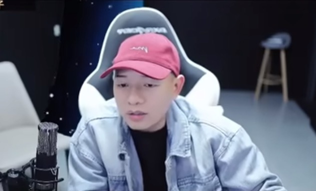 叼霸天：四月份那个活动名字就叫刀二团播，现在他们的进度是已经看了江浙沪的场地了，