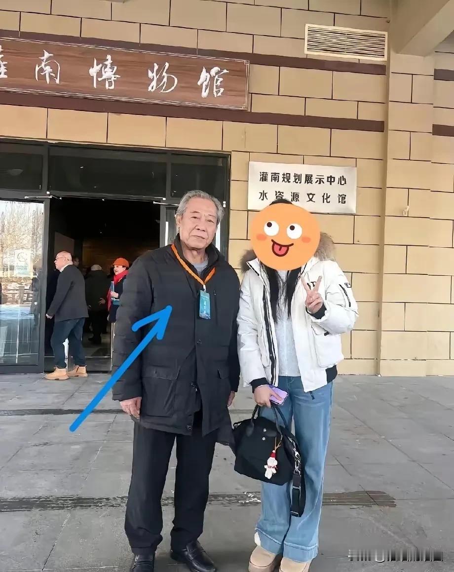 吴敬中，冯恩鹤，老戏骨。名片如下：军统天津站站长天津站穹顶下暗影编织者