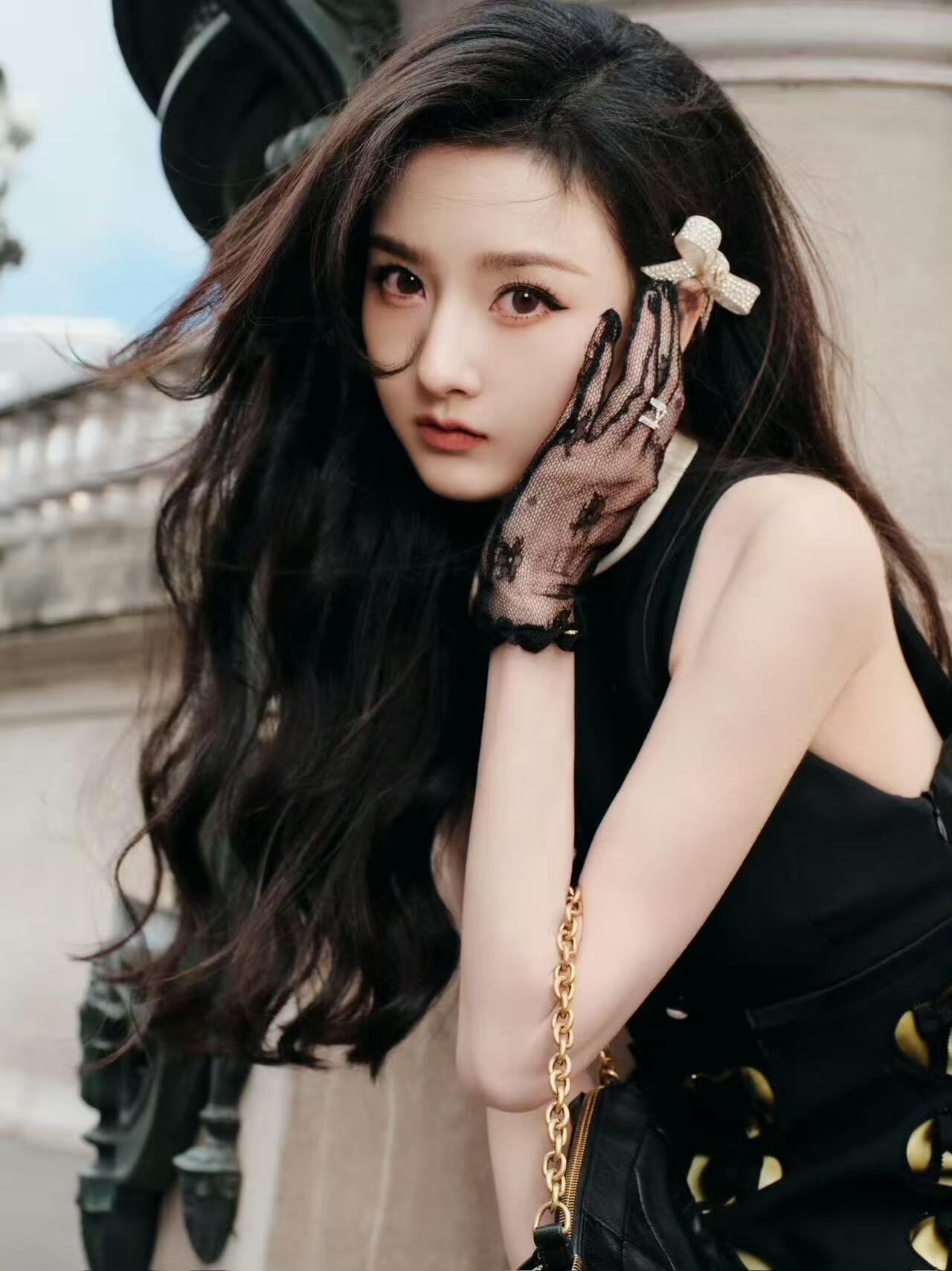 千金归来，美鹅闪耀巴黎！！无限放大的美貌！宋祖儿​​​