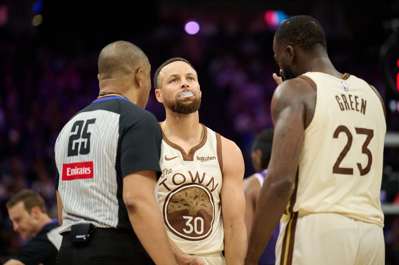 库里35+4+1，苏群大赞库里，是真正的救主英雄在NBA附加赛中，勇士队于客场