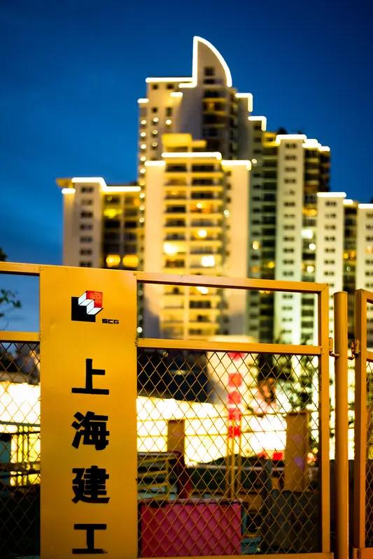 朋友手里握着20000股上海建工，成本价2.790元，典型的“价值投资派”。前几