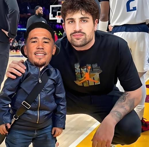 这老大太不值钱了，老板做梦都笑醒了开拓者今天晋级了，老板今天做梦都笑醒了。原