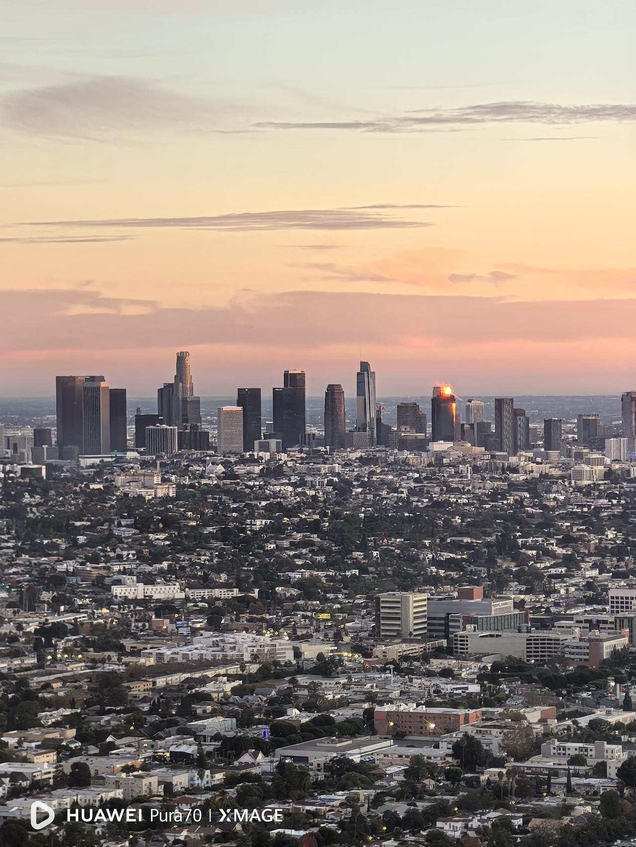 感觉洛杉矶不是很城市在感恩节期间，娃娃开车带我们去洛杉矶玩。作为