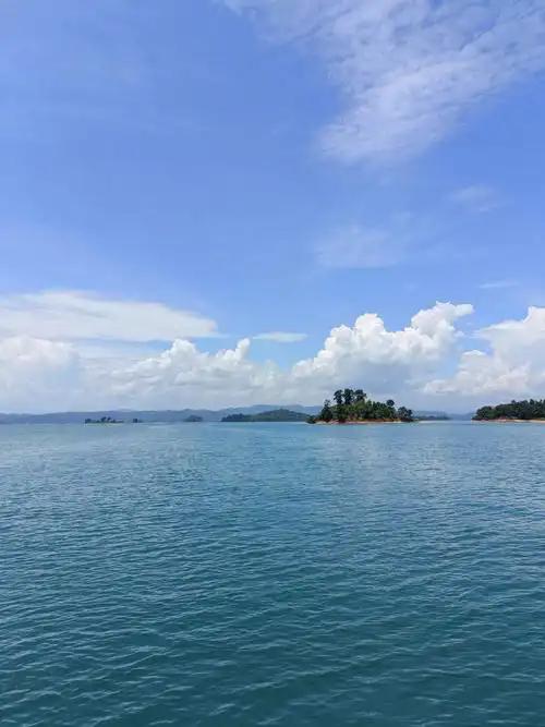 研究女人多年，发现一些现象。不一定准确，仅供参考。首先女人只要不背叛就是