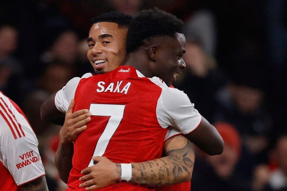 伊恩·赖特在复盘昨日战胜狼队的比赛时表示：“小伙子们干得好，这并不轻松。争冠从来