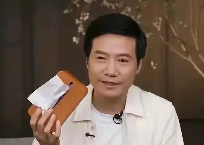 话说，雷总，一个纸巾盒169块，话说介绍的时候你不尴尬吗？
