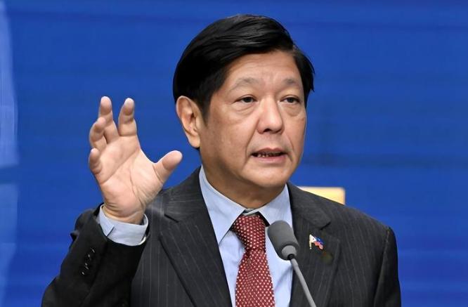 马科斯政府居然上赶着给中国递刀子，仁爱礁那艘破船或许马上就要变废铁，黄岩岛填海的