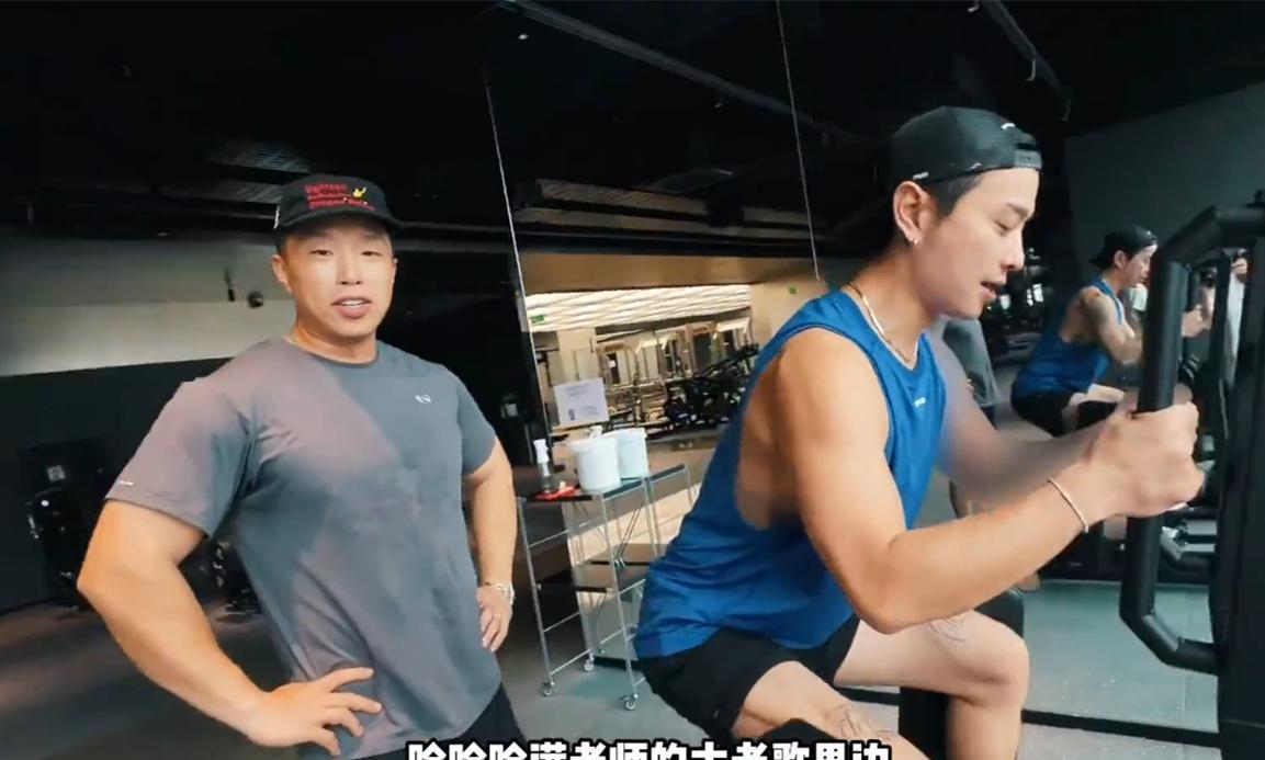 德云社演员专场，好朋友去探班，要不要买票呢？上周，烧饼在南京跟着师父郭德纲演出，