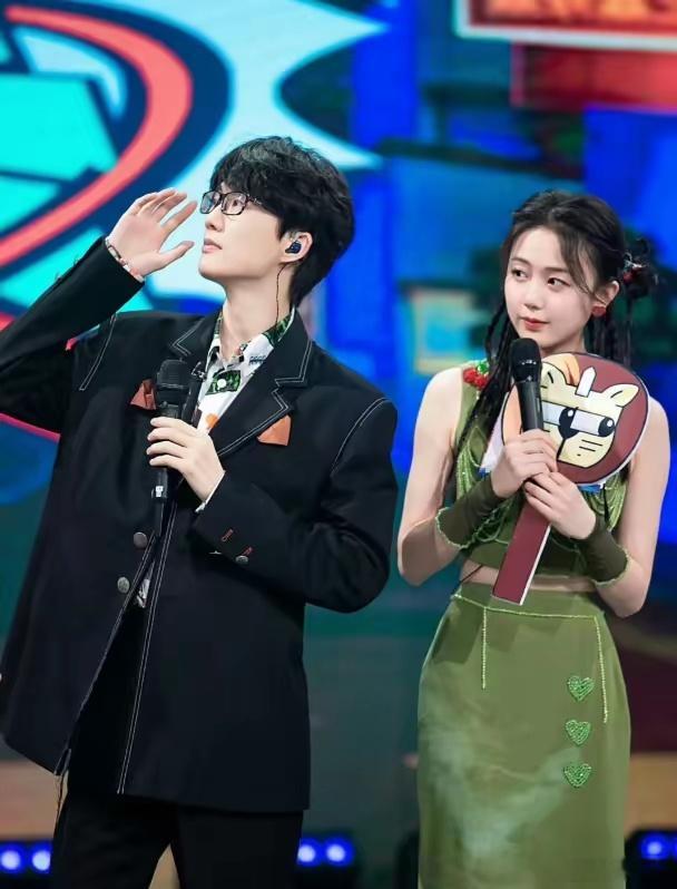 许嵩和冯禧结婚，我不惊讶，冯禧小许嵩14岁，我也不惊讶，但真正让我惊讶的是，冯禧