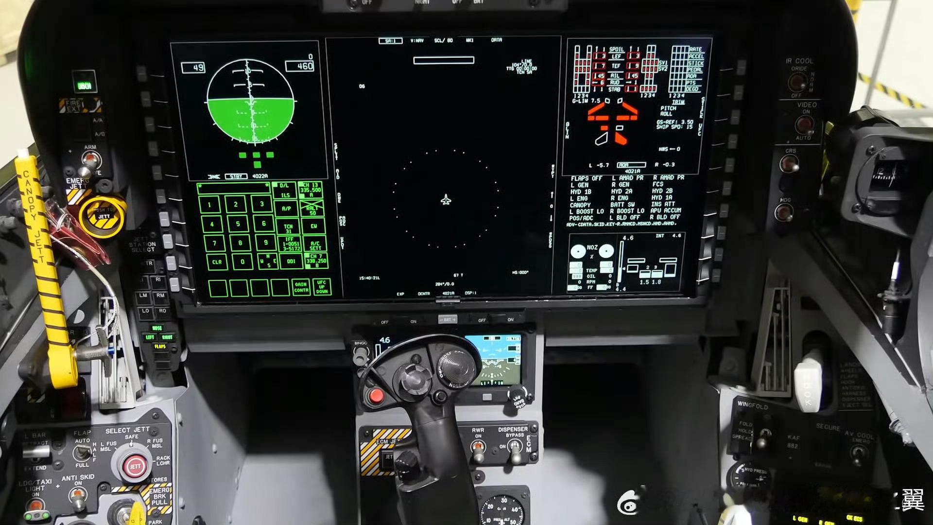 这屏幕不玩游戏可惜了