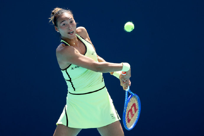 郑钦文晋级迈阿密第三轮郑钦文下周仍位列中国一姐迈阿密站第二轮，23号种子中途连赢