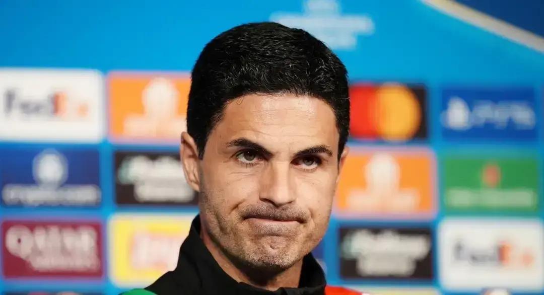 热苏斯回来了，膝盖里没再藏着手术刀，只有对防线的杀意。阿尔特塔夏天一口回绝