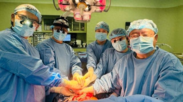格雷厄姆突然离世, 前一天还在出席活动, 这种胸痛死亡风险按小时计!