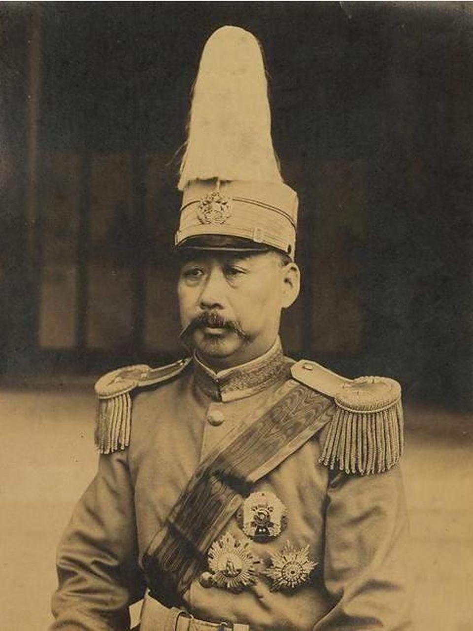 1923年10月，浙江督军卢永祥父子托人请到了“暗杀大王”王亚樵来刺杀淞沪警察厅