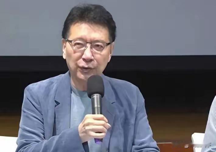 再问赵少康：第一，你的外公罪大恶极，被解放军枪毙，难道不应该吗？第二，你的父