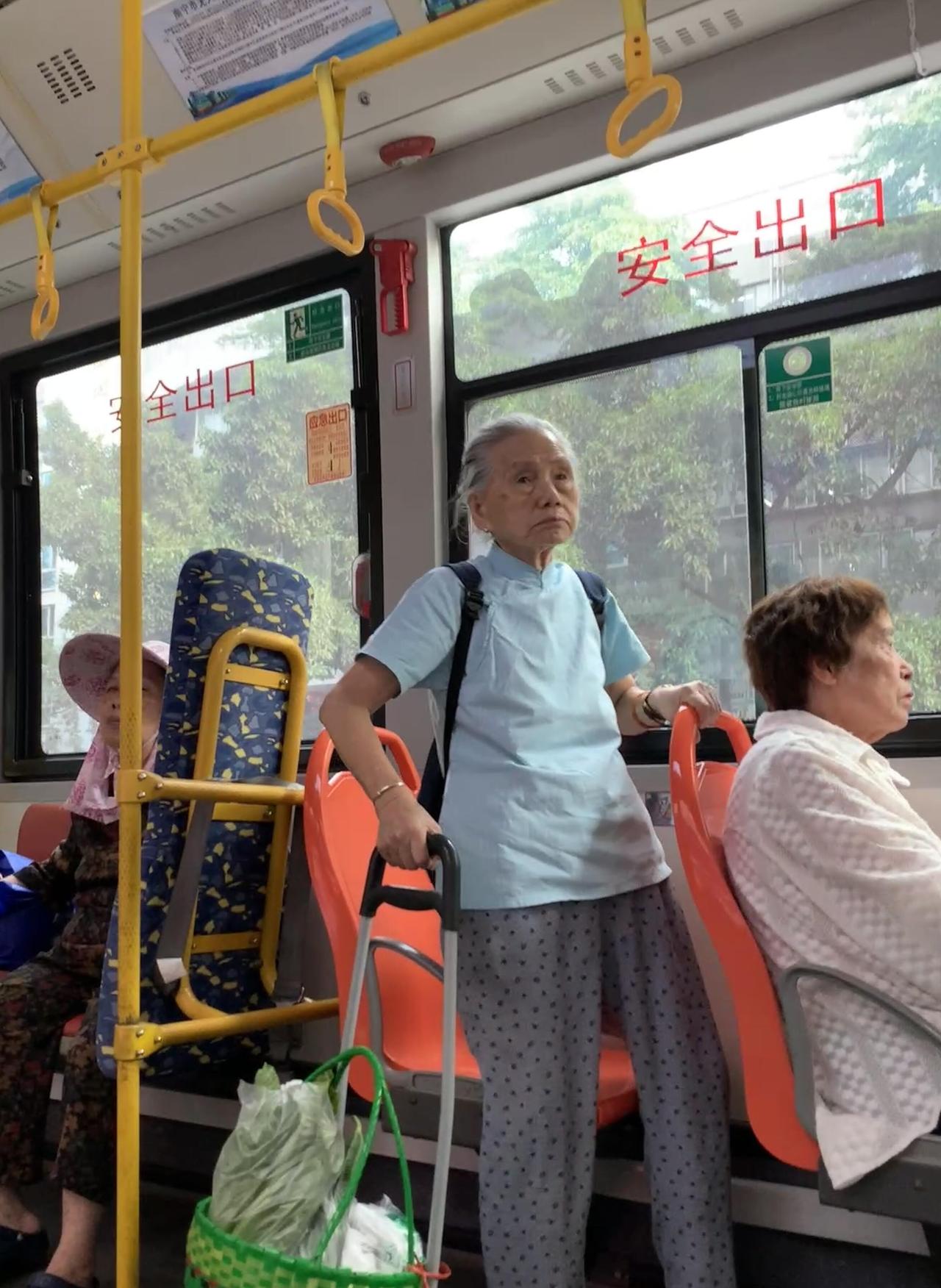 大快人心！广州八旬婆婆月入2万，却执意和儿媳争夺儿子遗产，男子生前知晓母亲收入丰