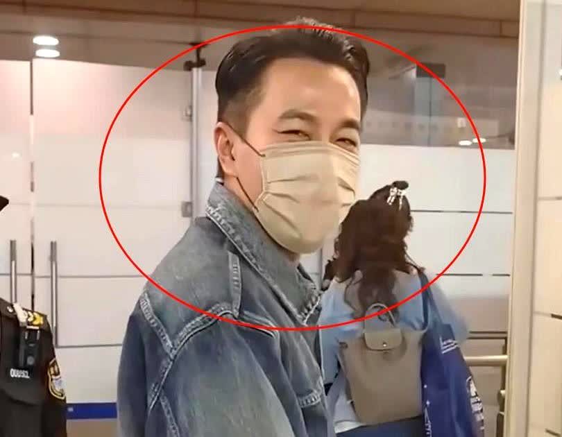 “善恶终有报”这句话，终究是在刘恺威的身上应验了。前几天看到网友在机场偶