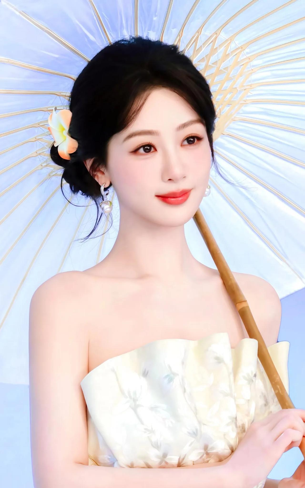 板上钉钉！白玉兰评委公开力挺杨紫的白玉兰视后稳了。白玉兰评委张挺在接受采访