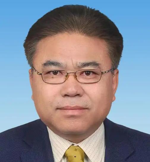 中国黄金的董事长没脸了！他的毕业照还挂在母校荣誉墙现在却变得很扎眼当年优