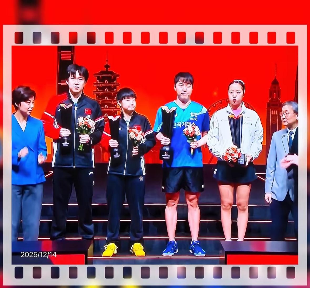 怪不得拿了冠军都没敢大声嚷嚷，甚至脸上都没啥喜色，这一幕看得人心里怪难受的。