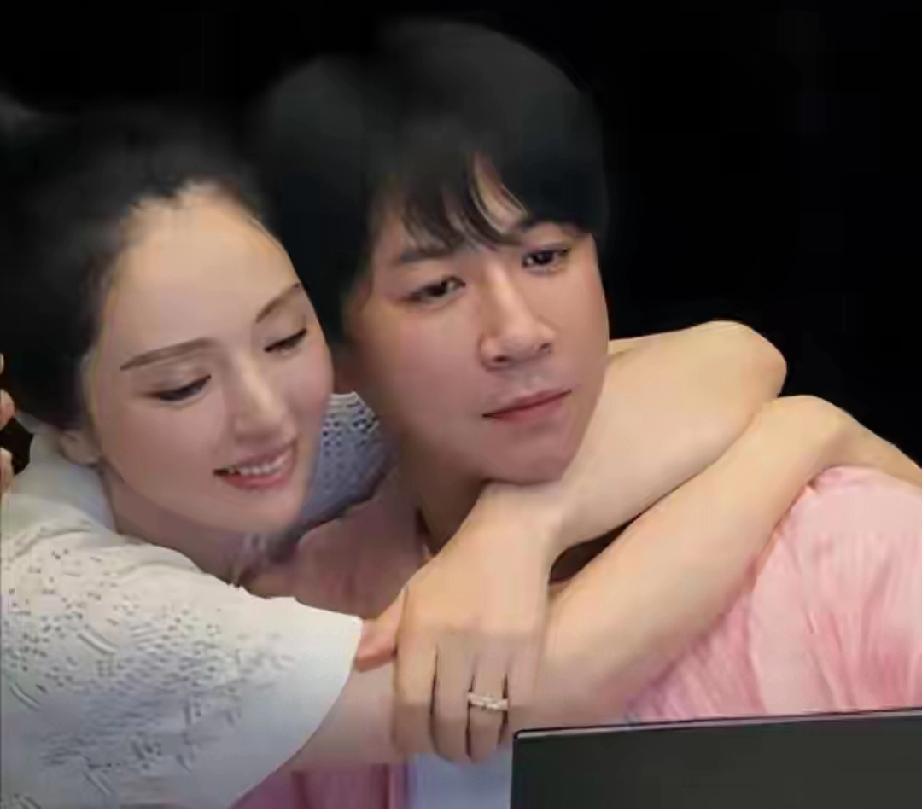赵达46岁生日携妻女聚餐，与继女全程零互动惹热议今年4月低调