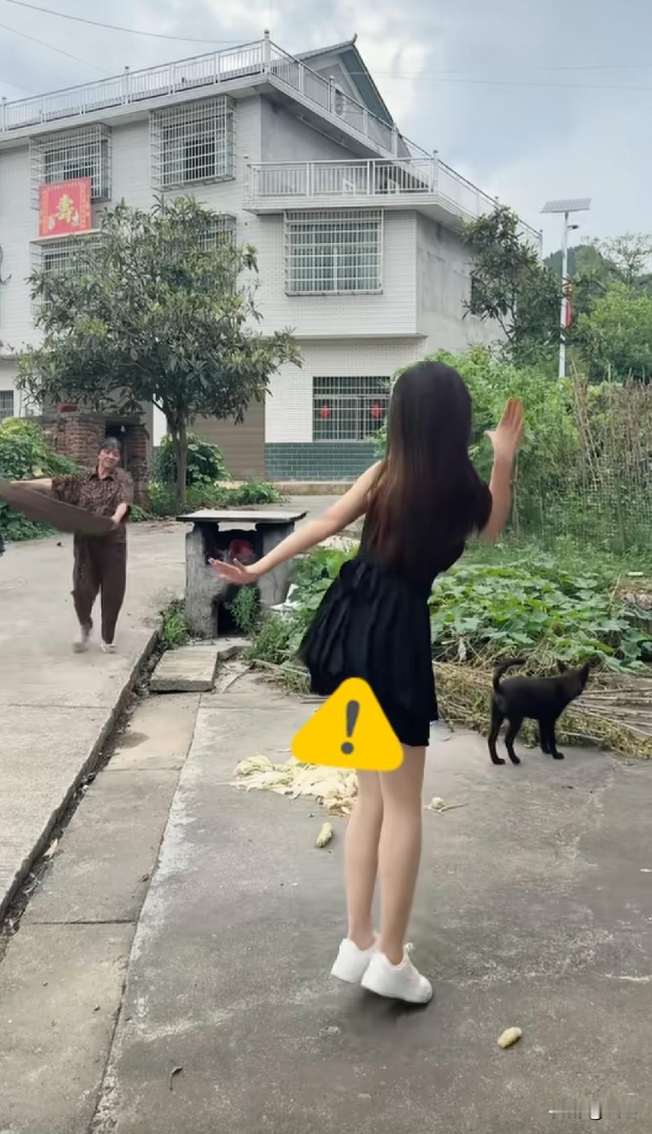 丈母娘年轻时也是美女一个