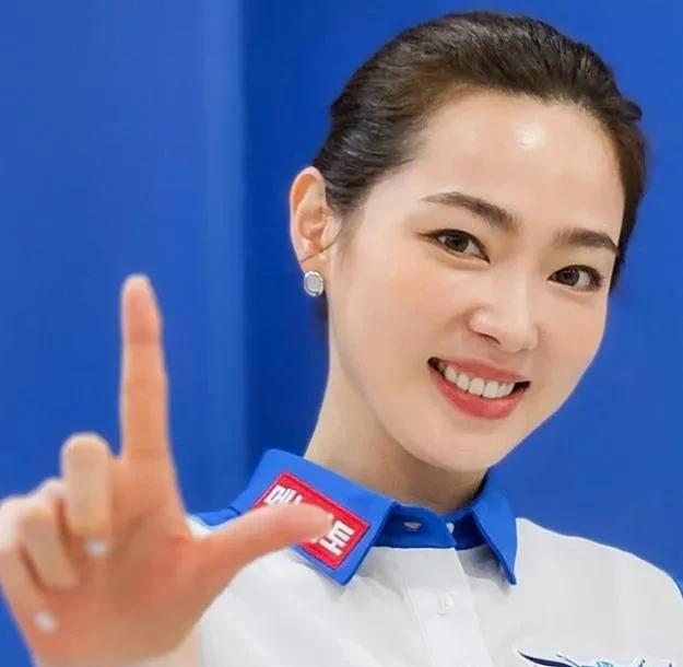 “舒肤佳”女神？她是韩国九球运动员车侑蓝，也是国民力量党成员，直属李俊熙一派，简