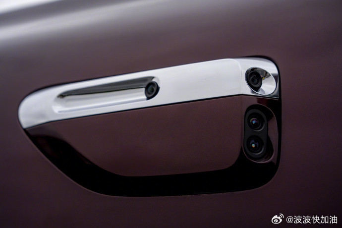 问界M8升级四激光雷达问界M8升级了4激光雷达，也就是说支持ADS