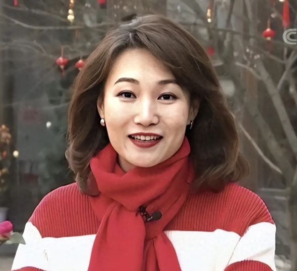 李梓萌说，现在46岁了，还是租房住、没结婚。来北京二十多年一直租房，不是买不起房