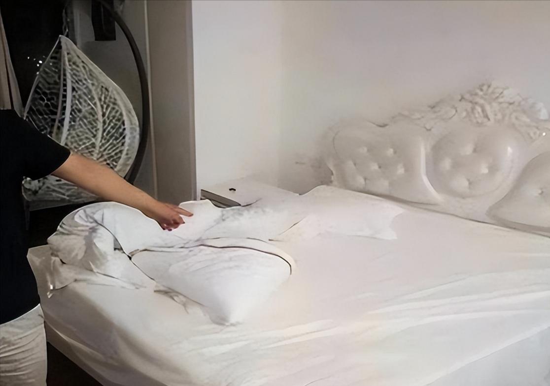 重庆，一女子自己租了一套房屋，跟另外几个女子商议，可以将房屋提供给她们，用来做违