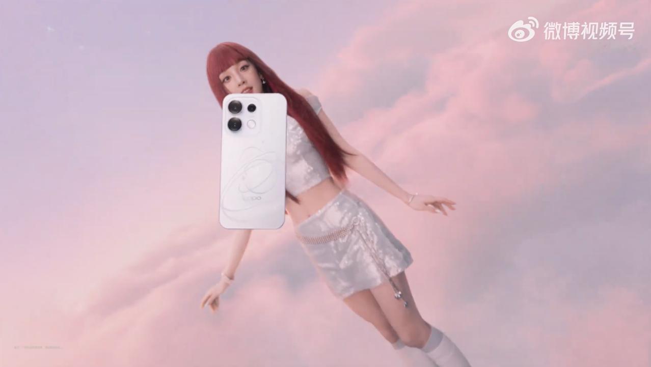 OPPOReno16系列外观亮相了。3D悬浮星球，怦然星动。后盖也是星光闪闪
