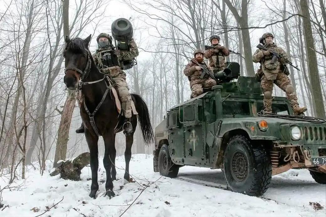 乌方终于说了实话，俄军两线同时动手，扎波罗热防线松动，苏梅丛林战打响 坏消息