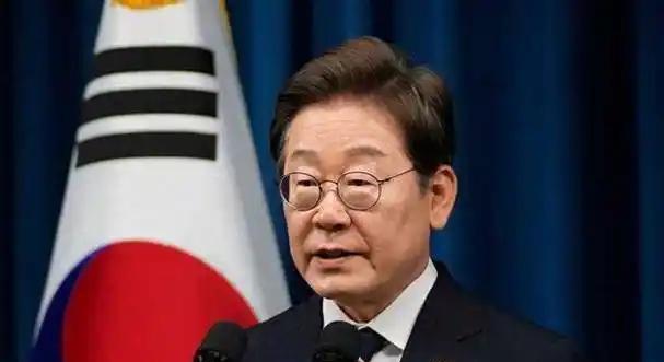 韩国总统李在明低头了！再不止损，韩国真就保不住经济了。中方的反制，虽然来得晚了五