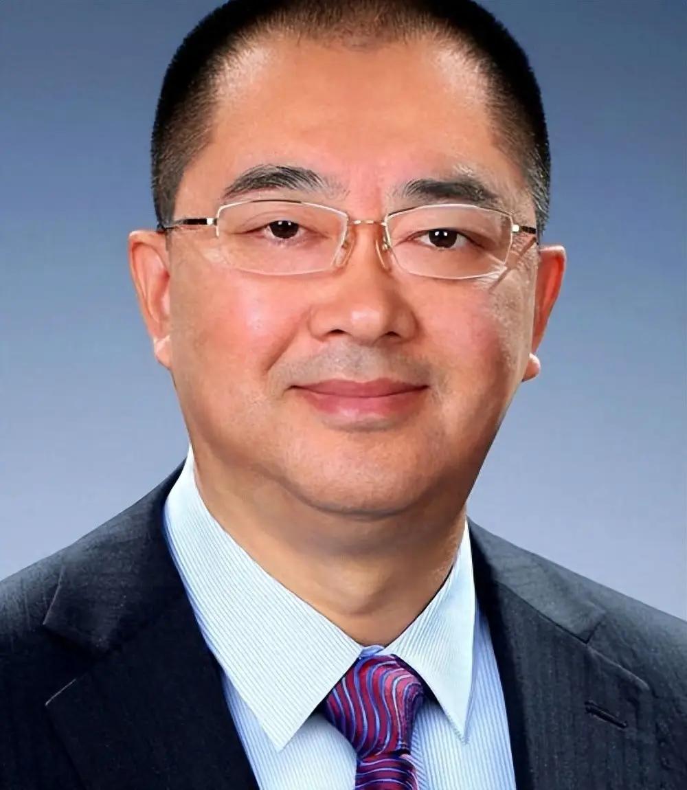 已经远走美国加州安享奢华生活的恒大前CEO夏海钧，2026年6月26日竟破天荒向