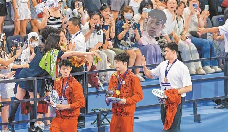 5月17日晚，2025年全国游泳冠军赛发生了3大惊人的事实！孙杨和潘展乐都参加