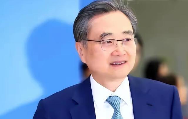 韩国在中方至今还没有官宣的背景下，外长赵显单方面宣布：中方将参加定于本月31日，
